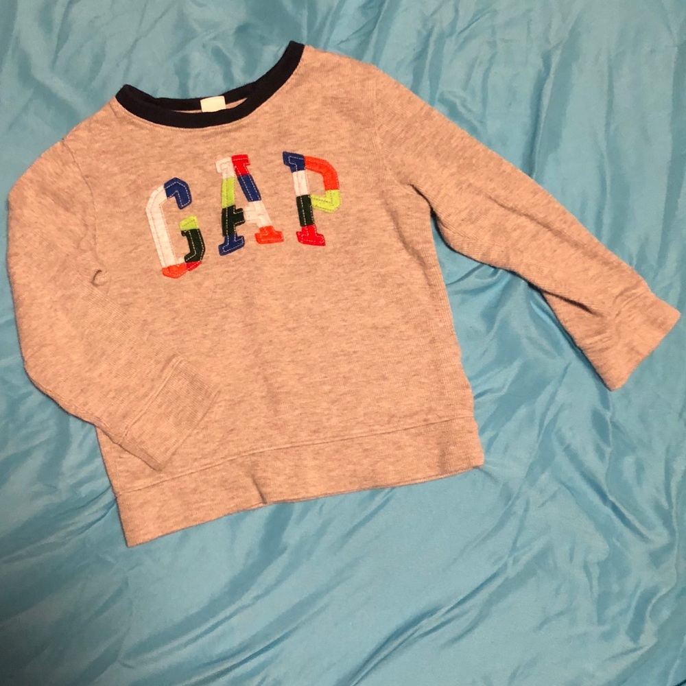 Gap sweater